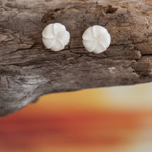 Load image into Gallery viewer, Plumeria Flower Studs Earring Bali Necklaces 
